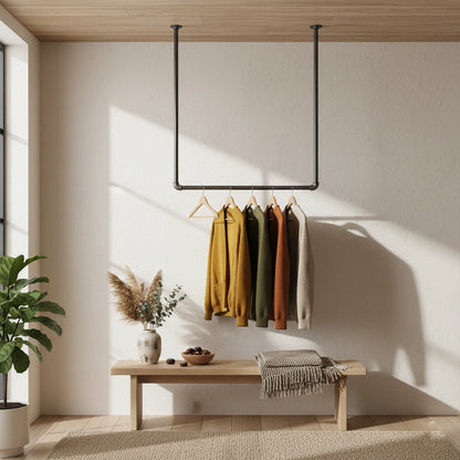 urb-Style Arvid im Wohnzimmer/ Schlafzimmer mit Deko im Raum.