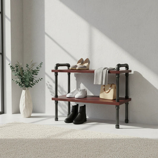 urb.style Bruno im Wohnzimmer/ Schlafzimmer gefüllt mit Schuhen und Deko.