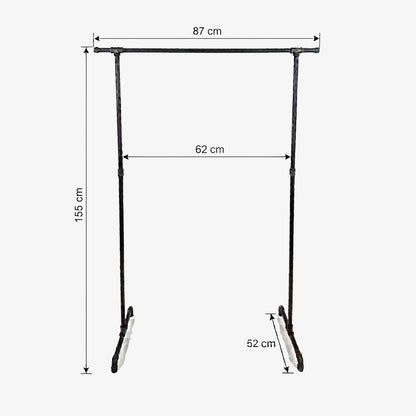 Zoe freistehender Kleiderständer mit seitlichen Haken. Skizze mit Höhe 155cm, Breite 87cm, 62cm zwischen den Stangen und Tiefe 52cm.