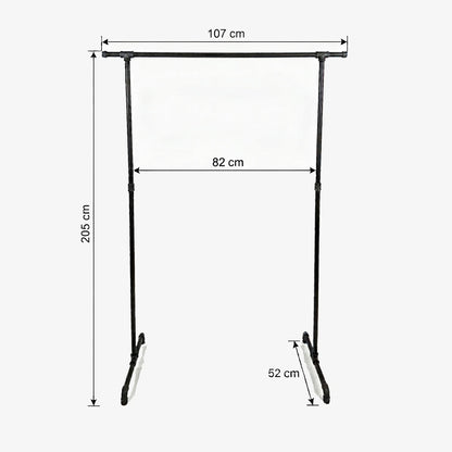 Zoe freistehender Kleiderständer mit seitlichen Haken. Skizze mit Höhe 205cm, Breite 107cm, 82cm zwischen den Stangen und Tiefe 52cm.