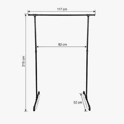 Zoe freistehender Kleiderständer mit seitlichen Haken. Skizze mit Höhe 215cm, Breite 117cm, 92cm zwischen den Stangen und Tiefe 52cm.
