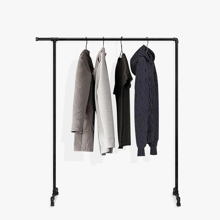 urb.style Martha freistehender Kleiderständer im vintage Stil Ständer aus Rohren behangen mit Kleidung